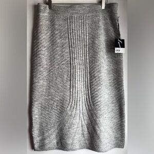 NWT Simply Vera Wang Elegant Gray Midi Sweater Skirt, L